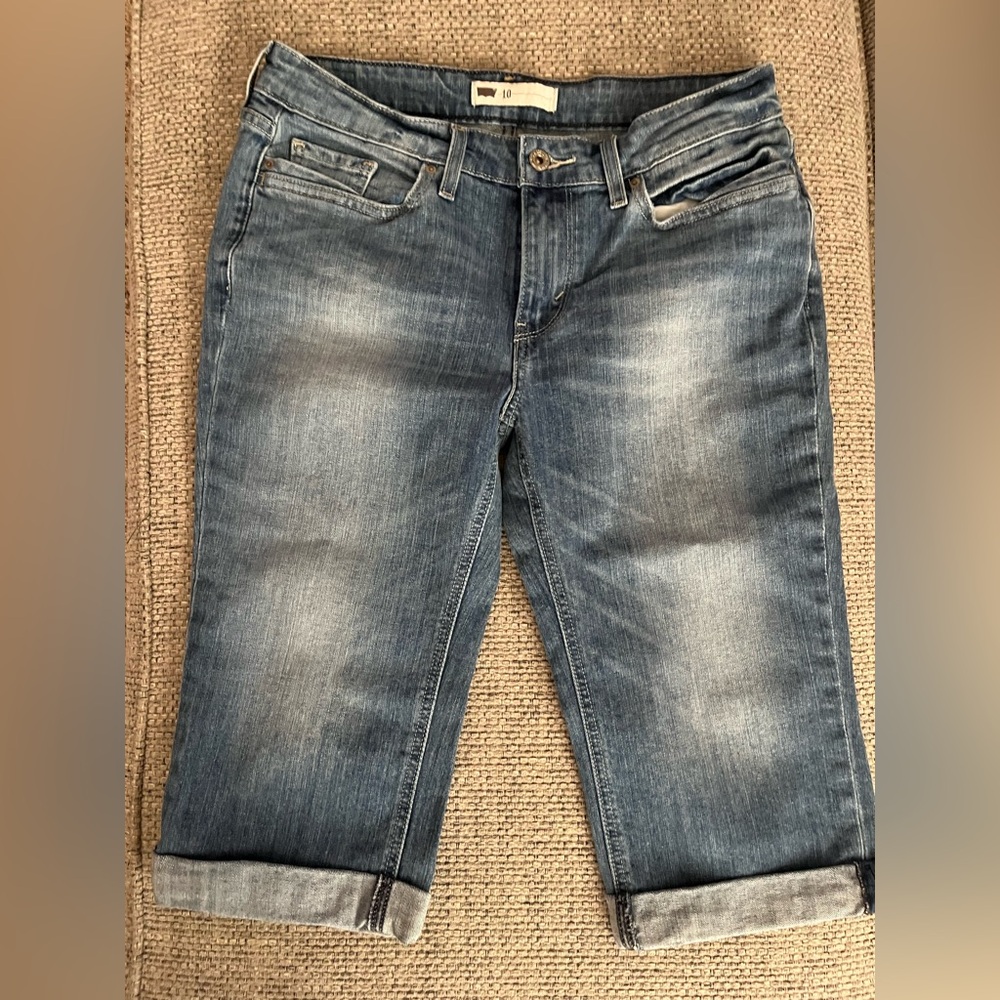 Levi's Light Blue Denim Capri’s